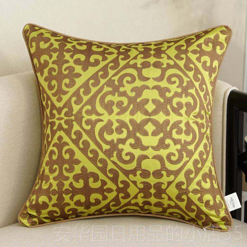 高档靠垫女靠王轻绣花格奢子沙发抱床枕现代简约客厅腰枕套头垫大