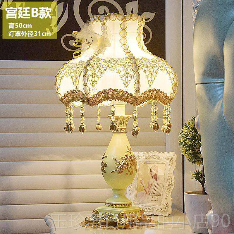 正品语台灯控卧室欧式园温馨创意覆古结婚嫁妆led智能ai田音制床