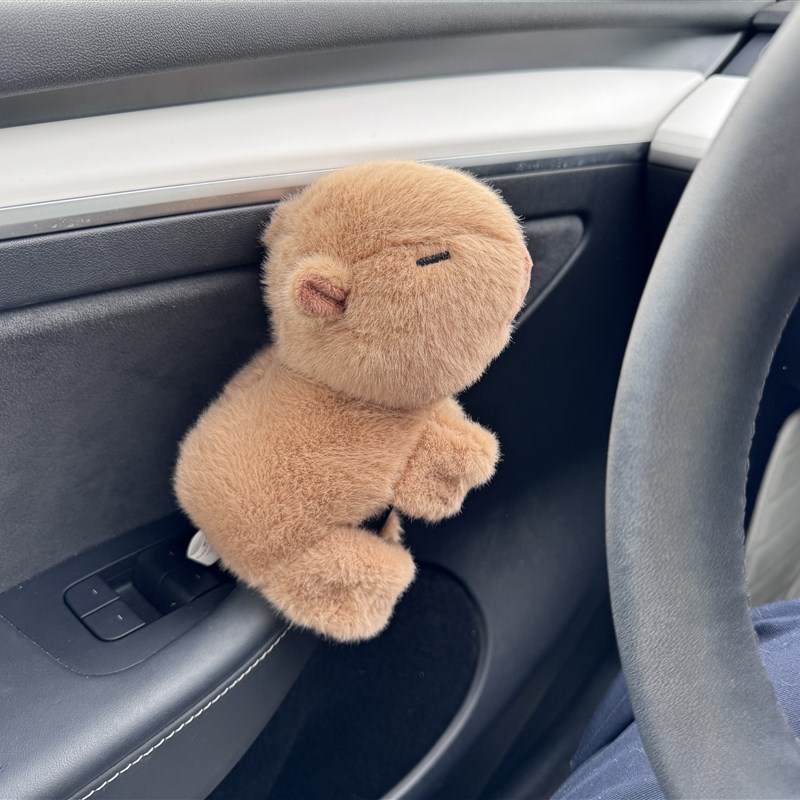 卡皮巴拉水豚可爱毛绒玩偶公仔摆件汽车中控安全带怀挡副驾驶装饰