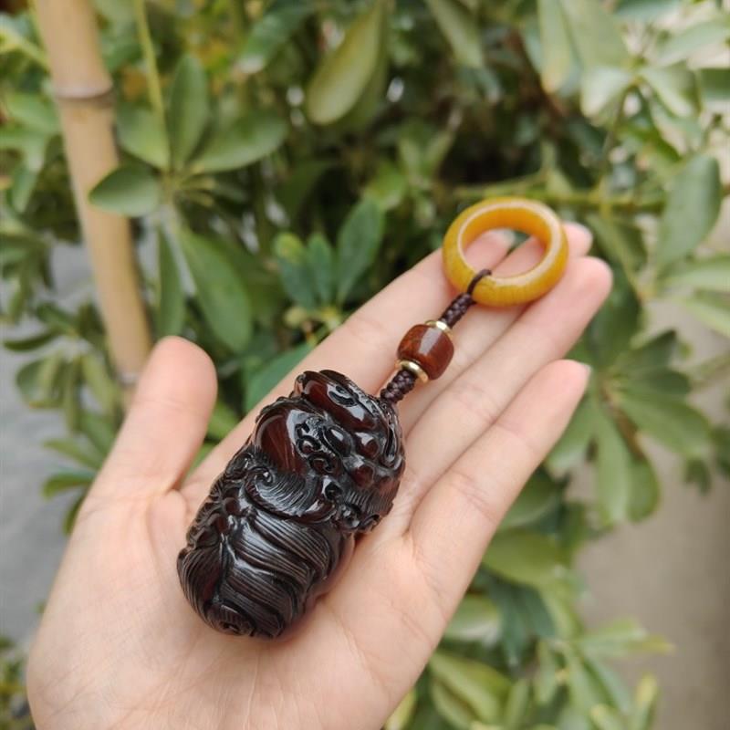 西藏牦牛角手把件牦牛角貔貅挂件牦牛角貔貅吊坠天然真品牛角挂件