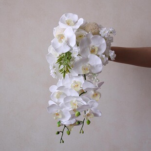 白色蝴蝶兰新娘拍照水滴手捧花影楼婚礼摄影道具仿真花旅拍领证花
