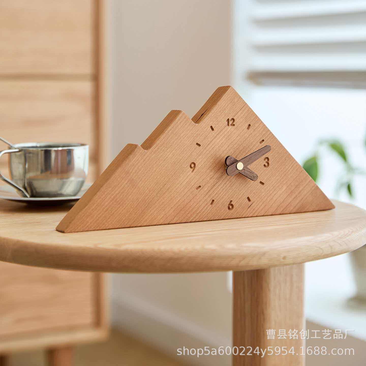 木质时钟桌面摆件创意原木简约客厅卧室装饰摆放式台钟表静音座钟