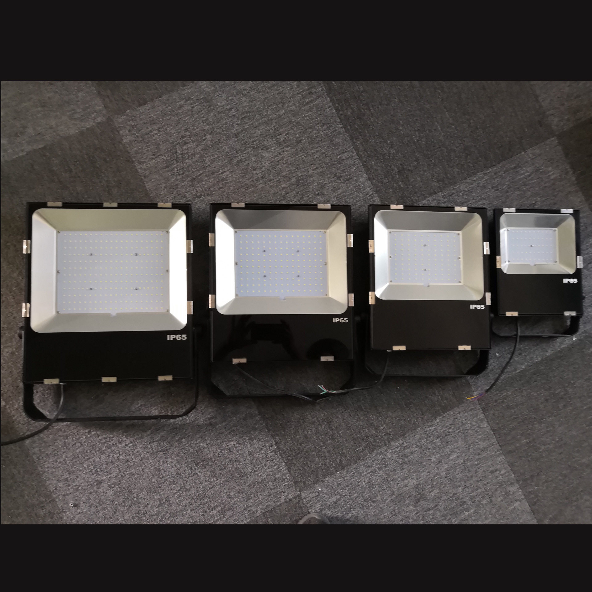 源头工厂直销防水IP6650w60w70w100w150w200w足瓦LED投光灯