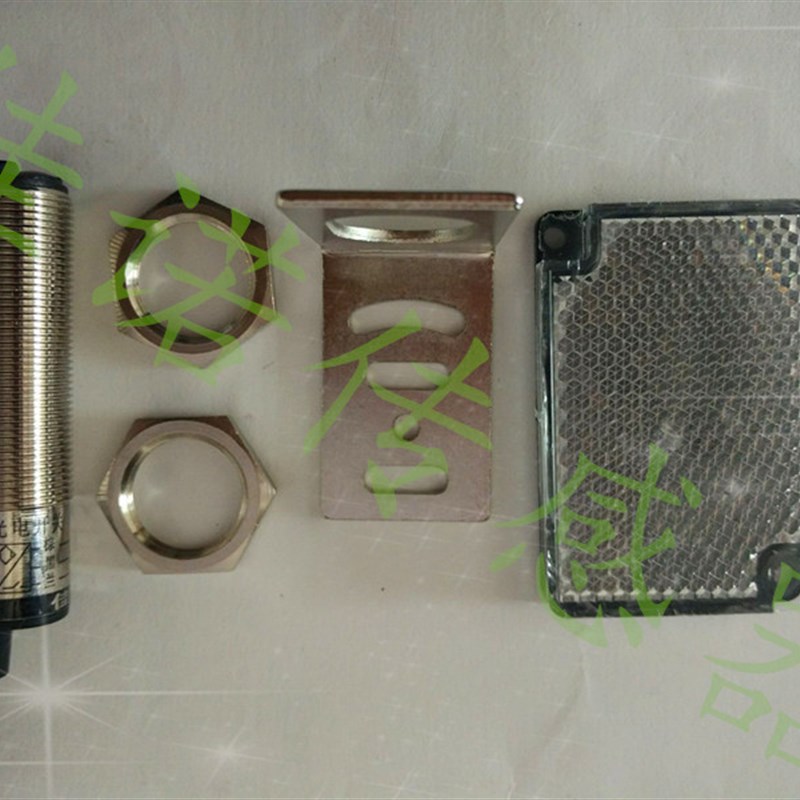 m18激光镜反射激光传感器光电开关距离0-10米NPN PNP常开防水防油