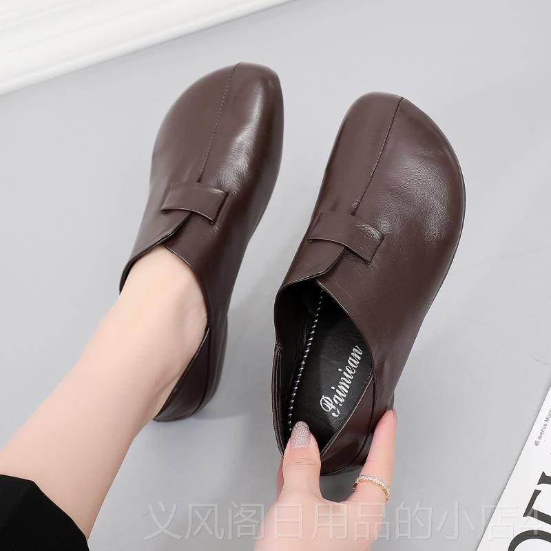 正品女鞋2025新款春款平底妈妈鞋年复古休闲真皮秋软底单鞋女中老