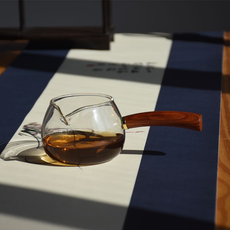 侧把公道杯实木手把玻璃茶海分茶器耐热玻璃公杯功夫茶具加厚