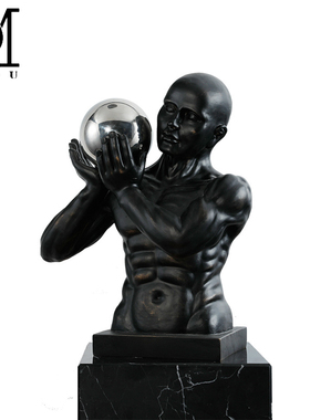 样品屋展示中心大堂端景台投球人物雕塑摆件酒店别墅客厅过道软装