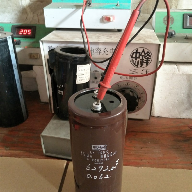 黑金刚 V0UF 75*190 LX系 变频器逆变器电梯启动电容