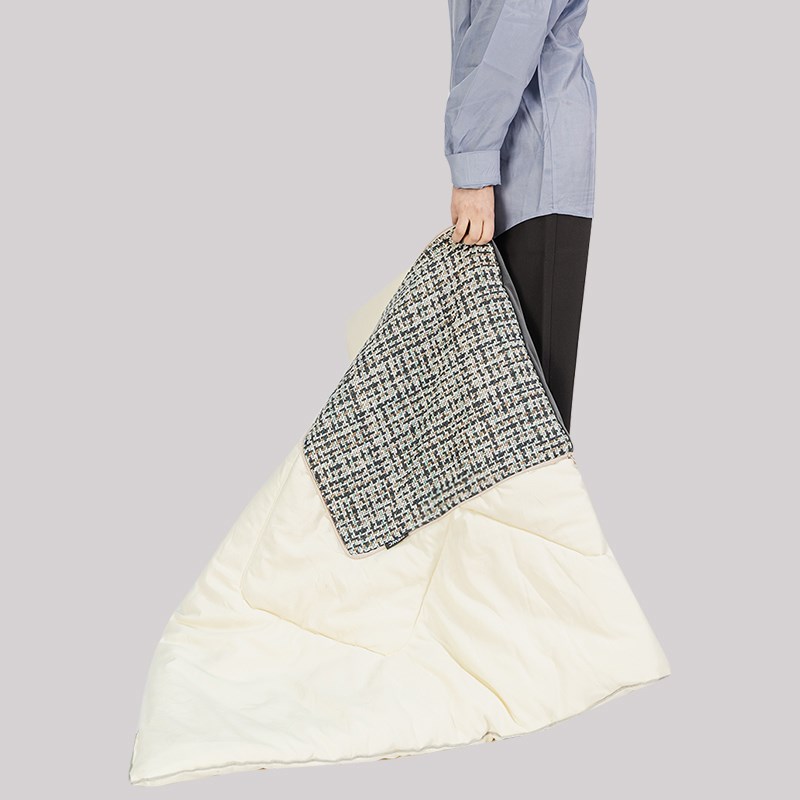 新宸优品办公室抱枕被2023新款条纹两用午睡夏天空调被全棉可水洗