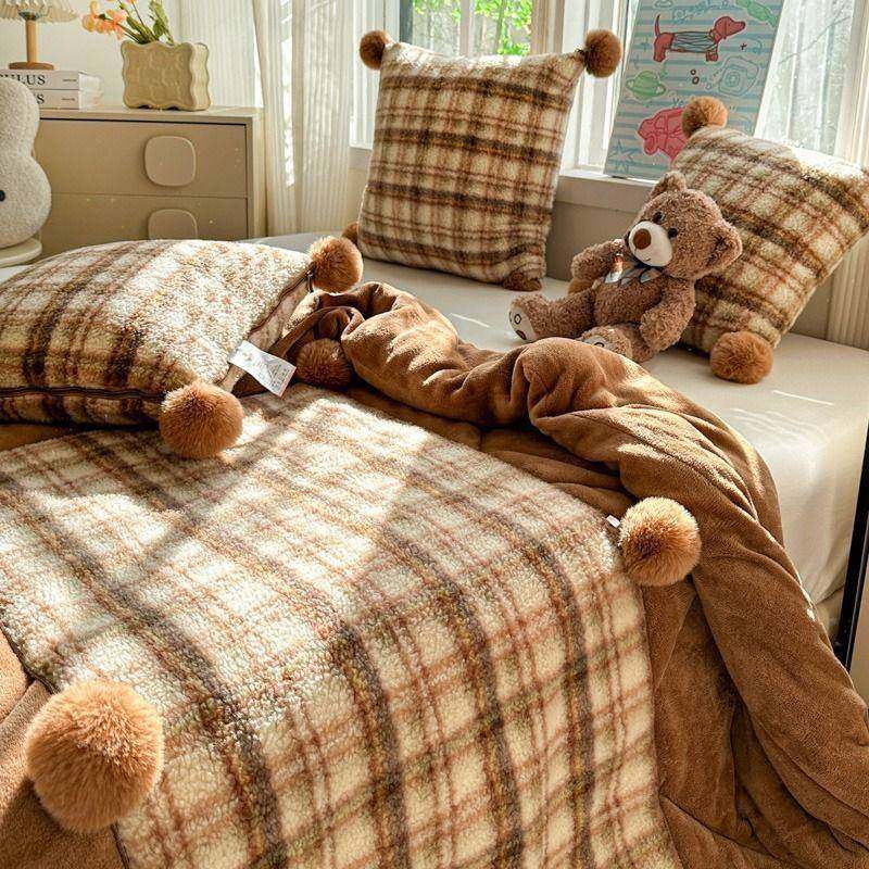 高克重羊公驼绒格子毛球20251207厚款抱枕被午小被子软糯办室靠枕,居家布艺,抱枕被,淘宝优惠券,粉丝福利购,淘宝优惠卷