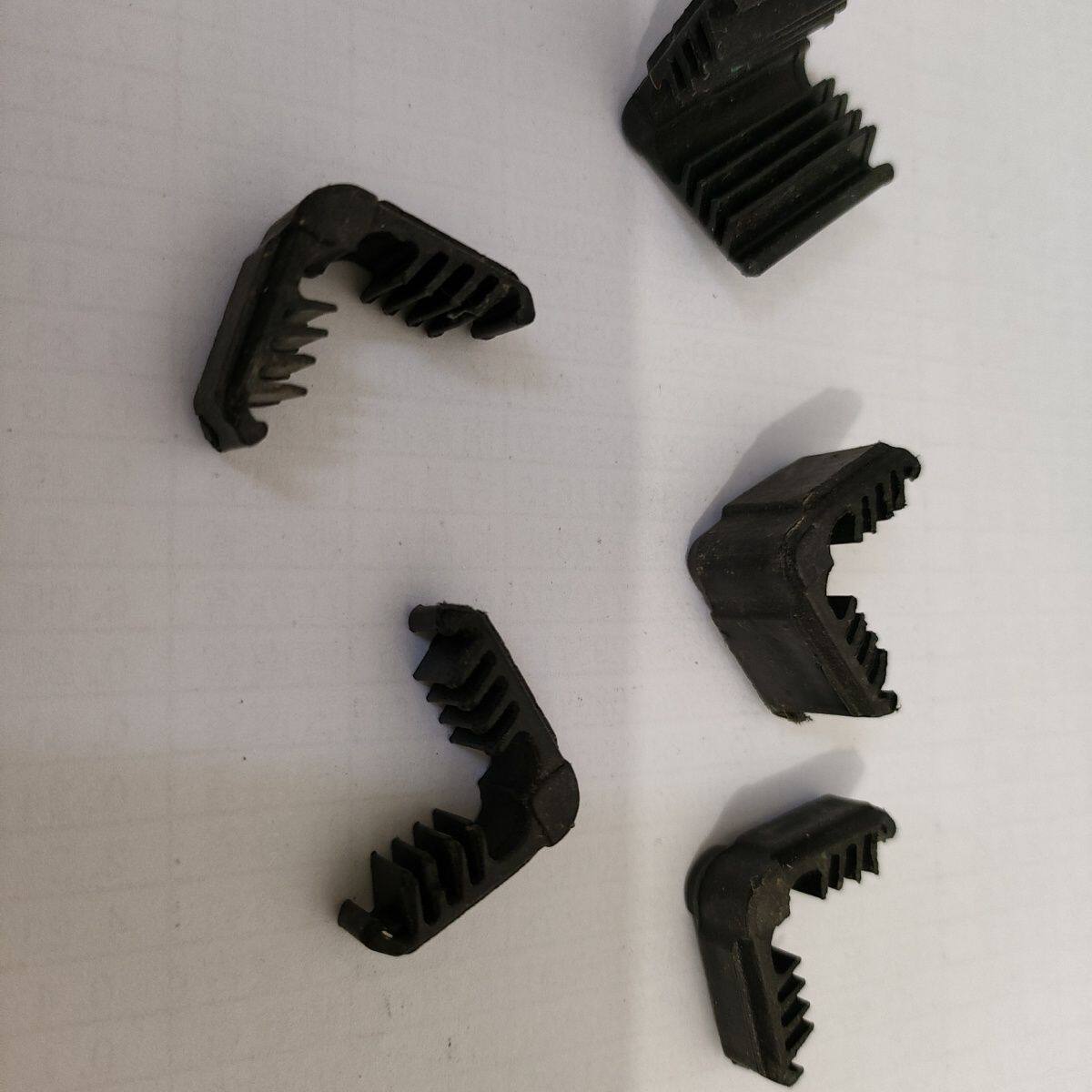 厂家直销中空玻璃铝条插角黑色角码铝条专用插角直拐角直角连接件