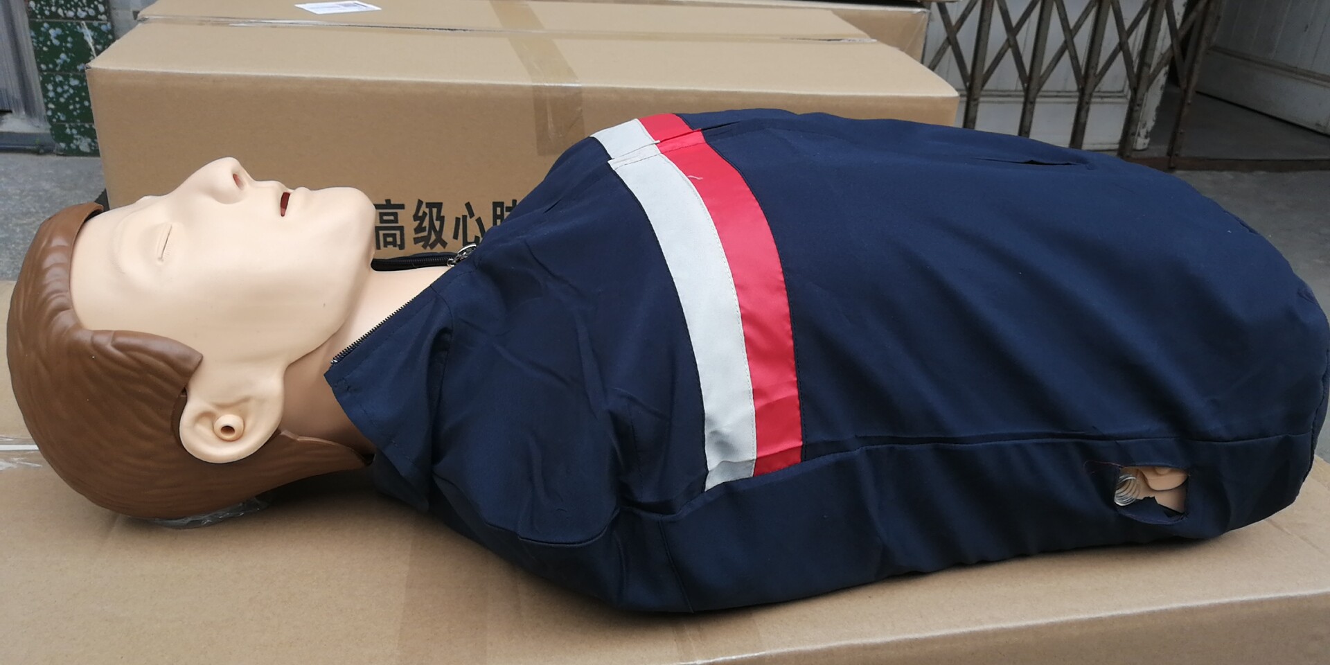 心肺复苏模拟人半身心肺复苏模型,简易心肺复苏假人,仿真人