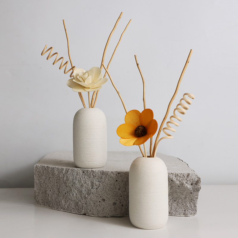 干花无火香薰家用室内厕所扩香持久小众气质香薰陶瓷花瓶摆件藤条