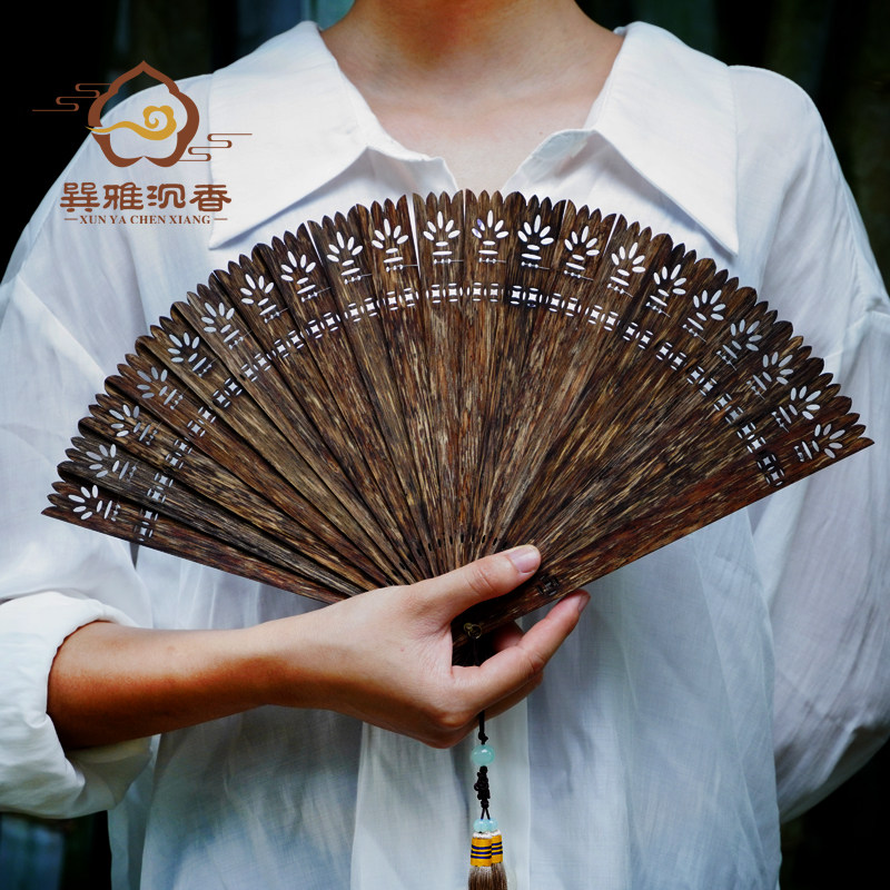 芽庄5A级沉香木折扇高油脂镂空扇子高端老料复古工艺摆件支持定制