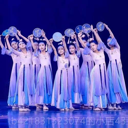 高档儿童表演服、古典舞服、、春意暖服中、国舞服、风服、飘逸仙
