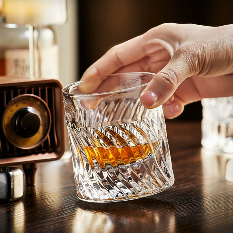 高档威士忌酒杯水晶玻璃杯家用创意厚底复古洋酒杯啤酒杯XO古典杯