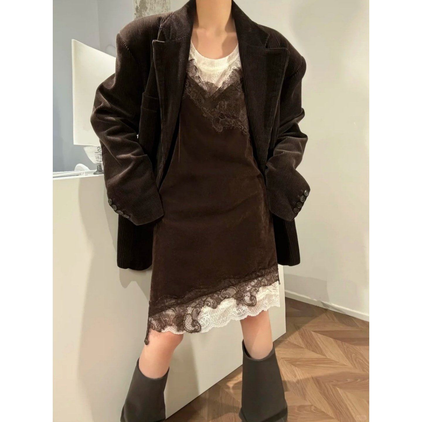 巨好看2026穿搭一整套高级感宽松西装外套叠穿蕾丝拼接吊带裙子,女装/女士精品,时尚套装,淘宝优惠券,粉丝福利购,淘宝优惠卷