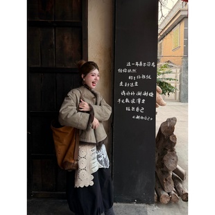 套装女2025新款冬装高级感毛毛短外套蕾丝吊带内搭概要显瘦半身裙