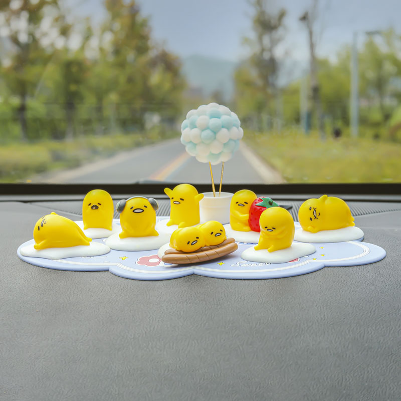 蛋黄哥车载摆件汽车内饰用品可爱潮女生创意中控台高档装饰品大全