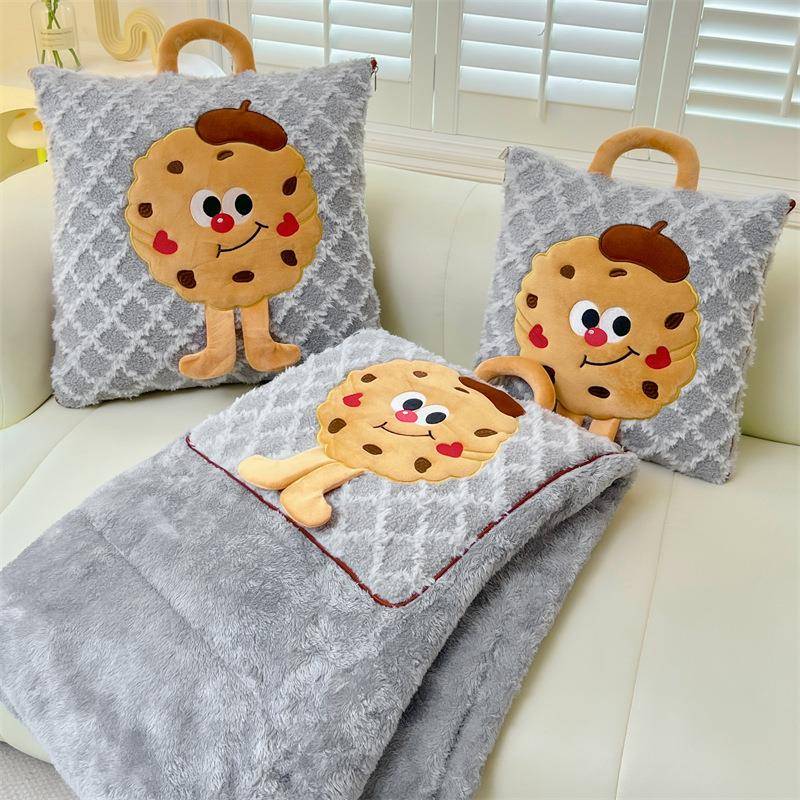 加厚保暖卡通可爱抱枕被子两用二合一毛毯车载靠垫办公室午休新款