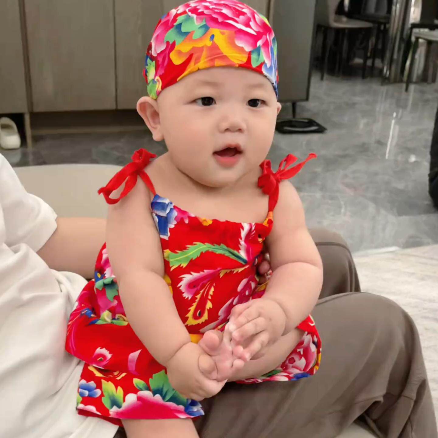 东北大花婴儿服夏薄款A类宝宝吊带连身衣背心满月百天拍照服唐装