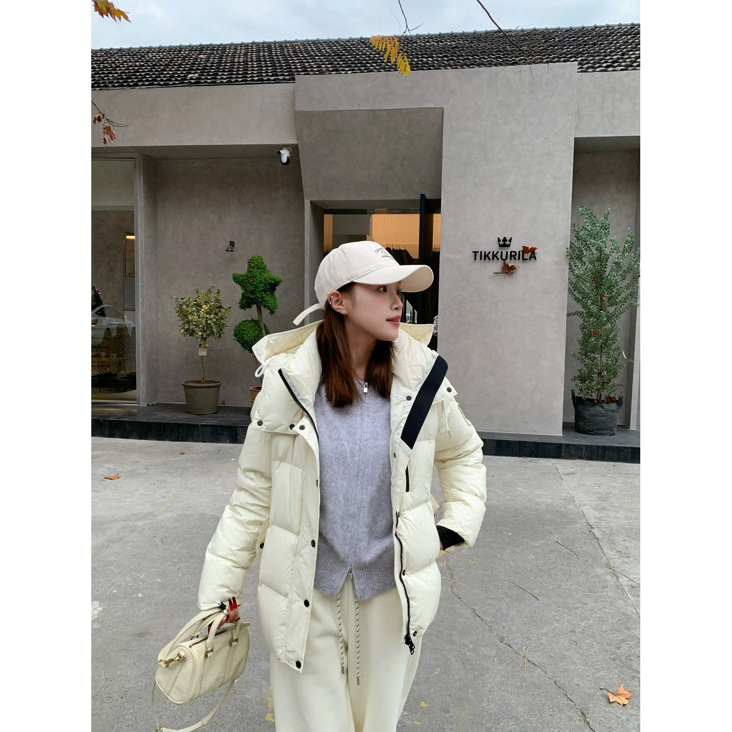 【婷仔推荐】短款时尚百搭保暖休闲羽绒服女款朋克风户外羽绒服
