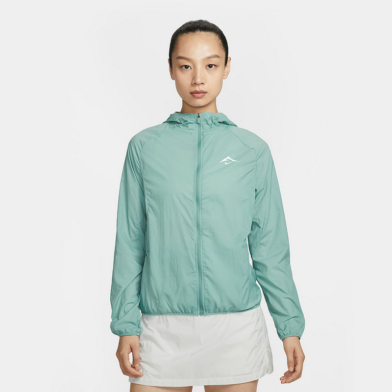 NIKE耐克女外套春秋新款轻薄速干透气梭织连帽运动夹克HJ2251-017