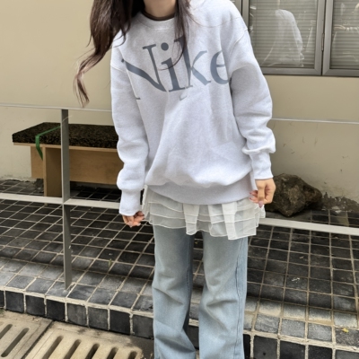 耐克春新款女运动训练休闲圆领宽松印花加绒卫衣套头衫FN3655-051