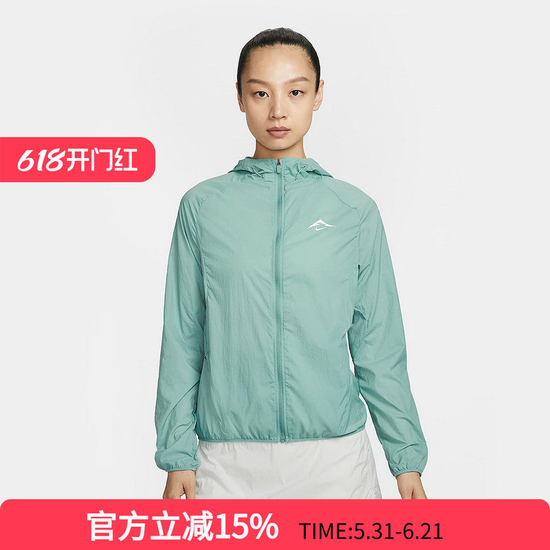 NIKE耐克女外套春秋新款轻薄速干透气梭织连帽运动夹克HJ2251-017
