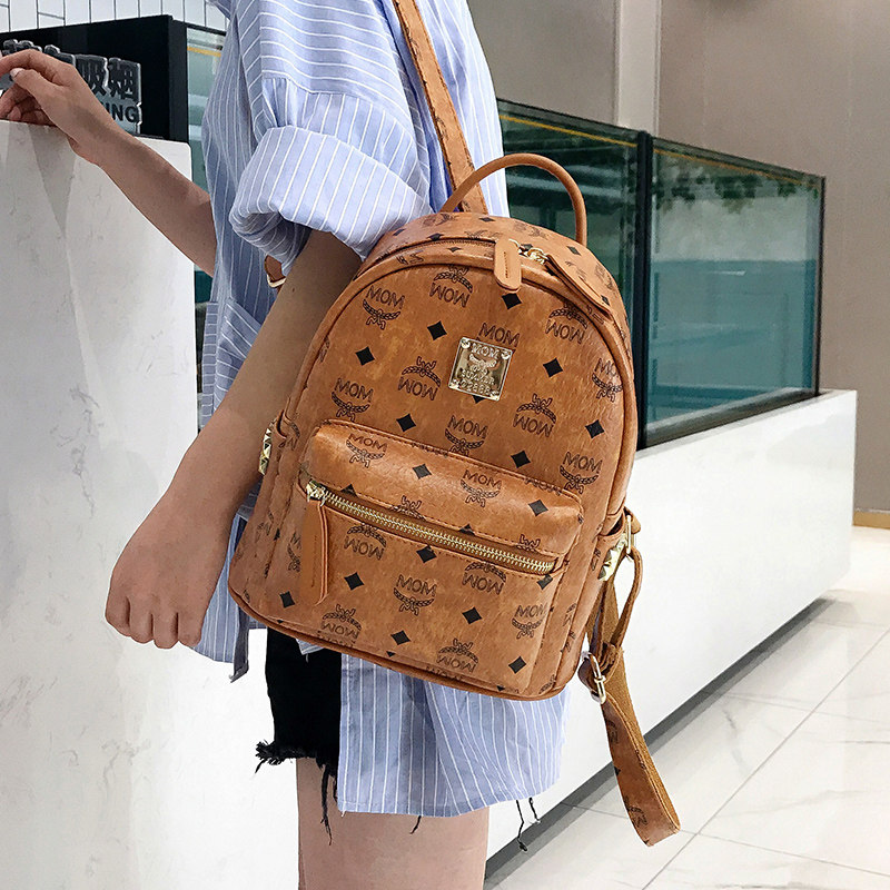 时尚铆钉双肩包女2021新款韩版百搭印花小背包女士休闲潮流旅行包