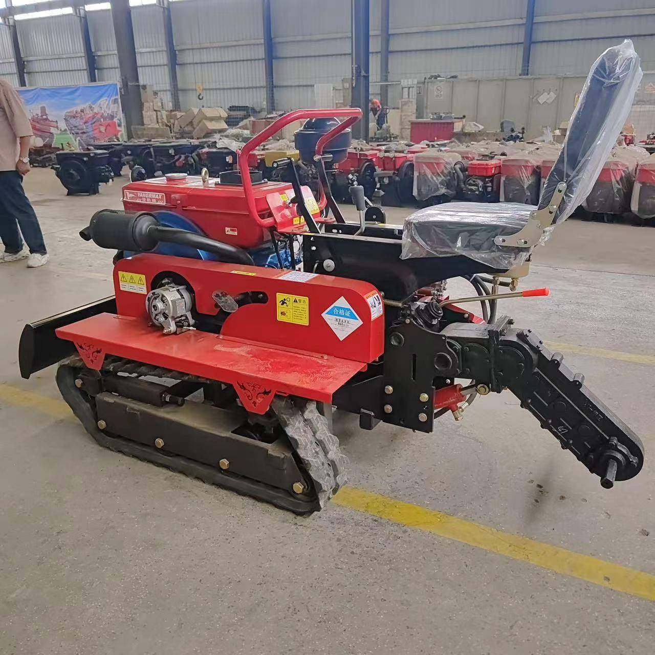 多功能微履带式耕机DZI机硬土打地耕地柴油四驱小型旋农机乘坐式