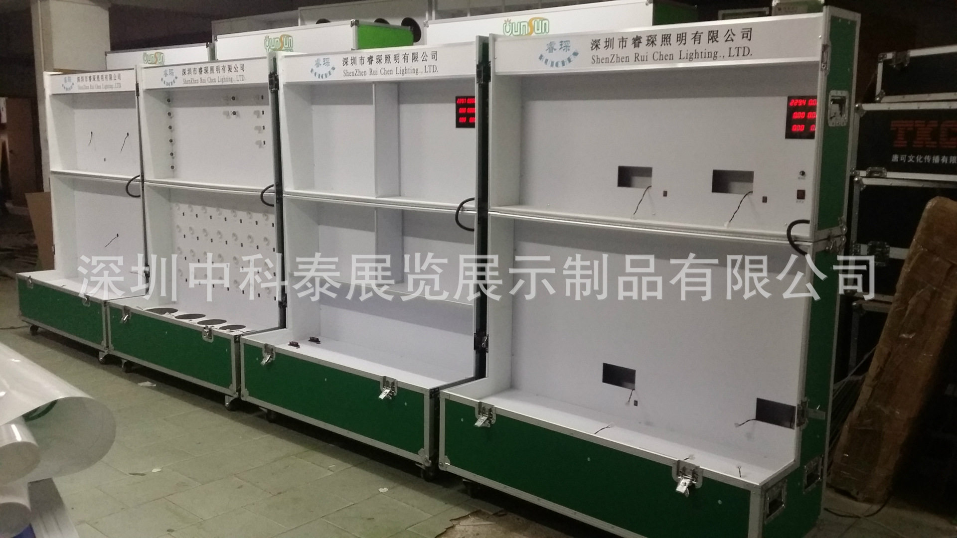 新款LED展示柜专业厂家生产led展示柜