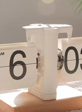 创意自动页翻时钟座钟客厅摆件F978TT87公室胡桃用木机办械家桌面