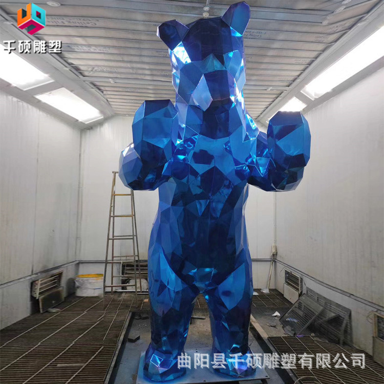 玻璃钢喷镀切面熊户外景观雕塑