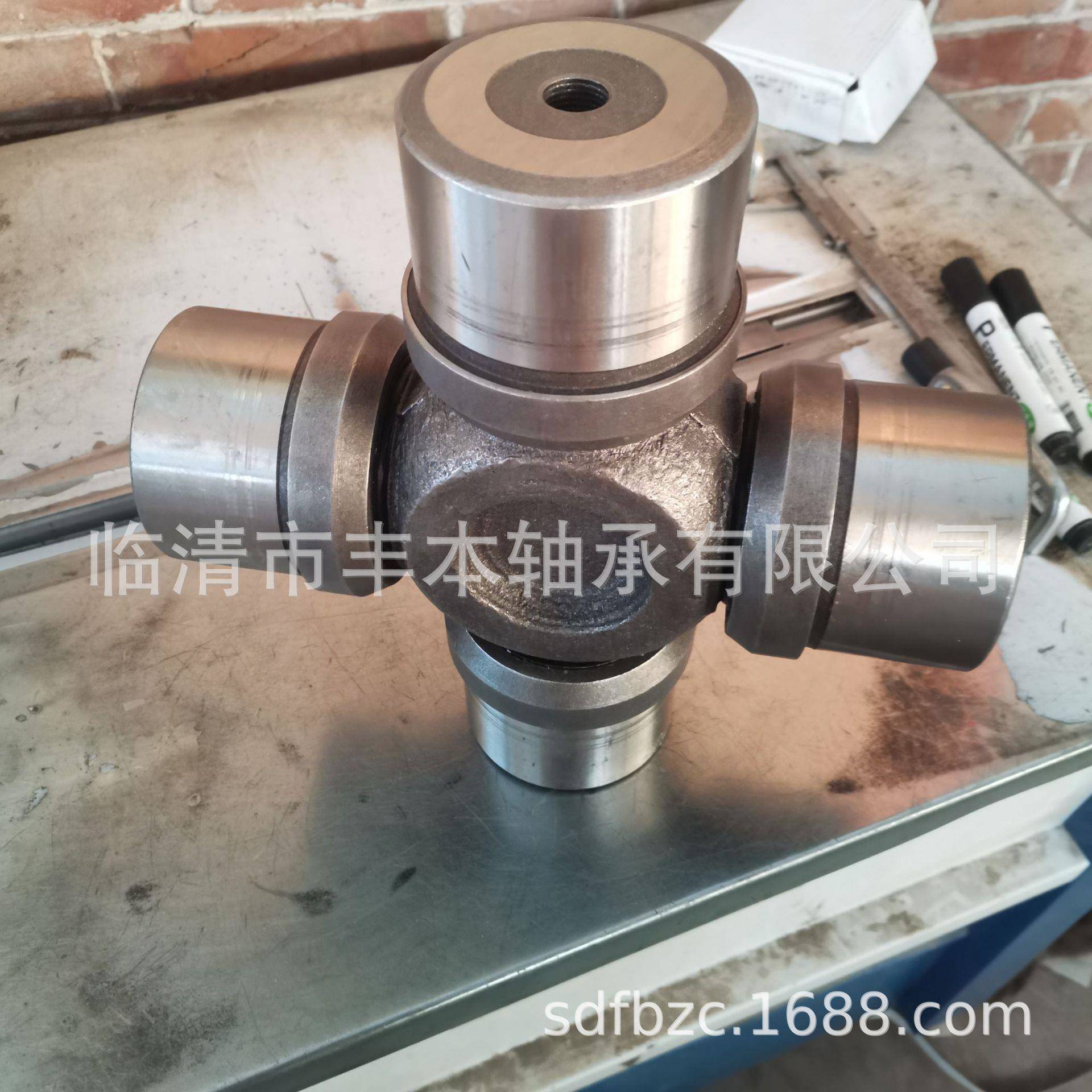 生产万向轴节5十字3东风大力神660x1520x12挖机十字掘轴