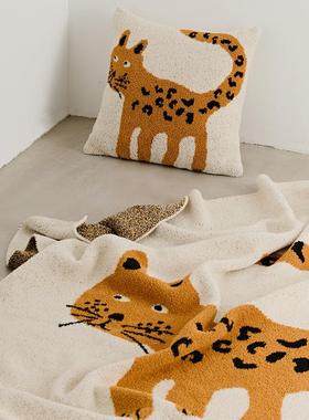 3YK猫盖斑点豹软F767ST6J糯半边绒子针织毯抱枕大休闲毯办公室午