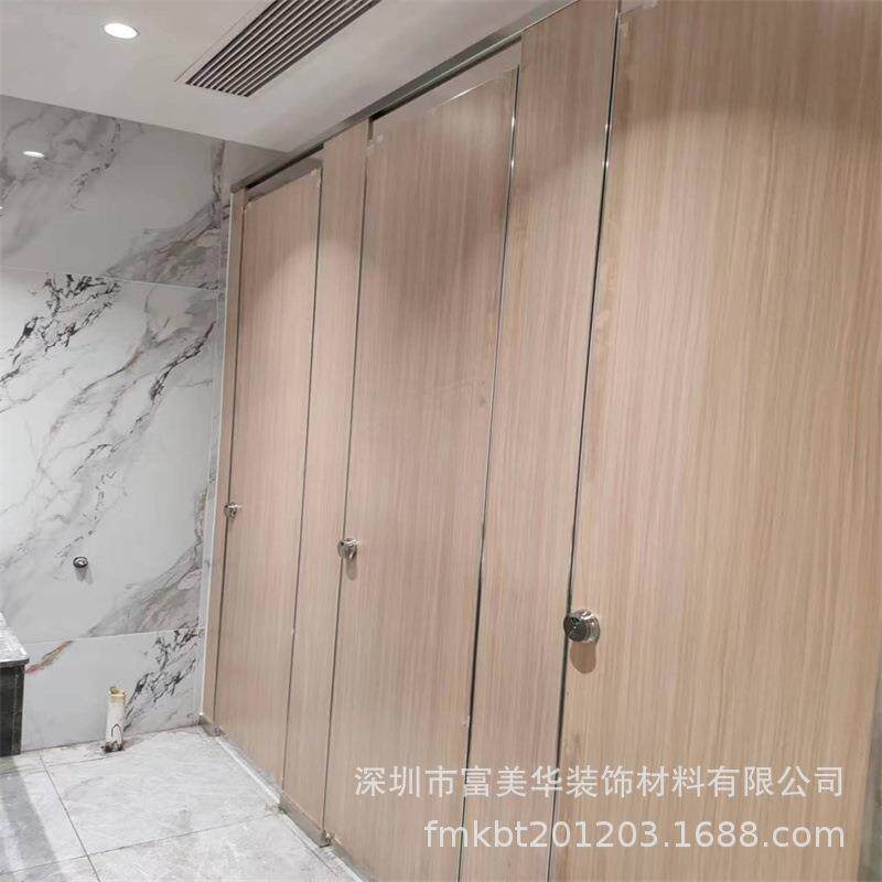 深圳704防工厂装卫生间隔断直销抗安倍特板水防间潮学校沐浴隔板