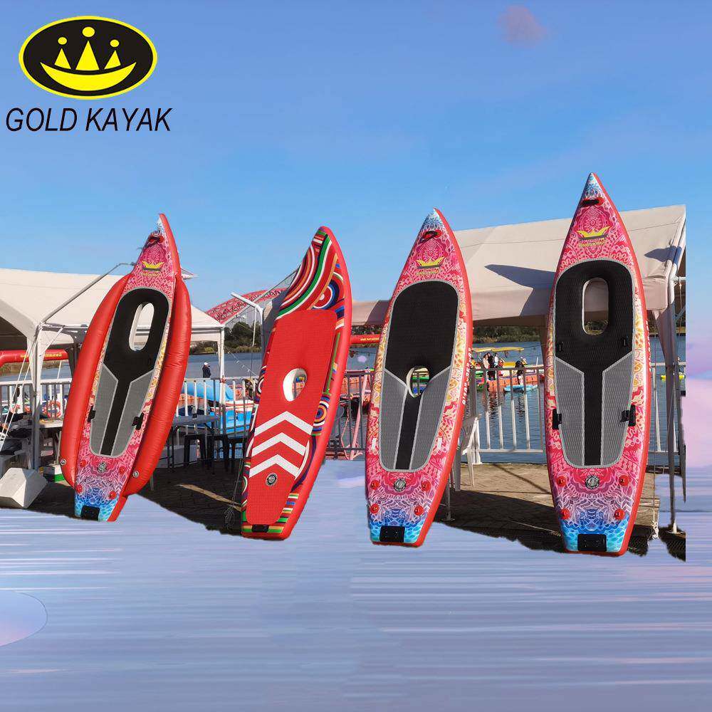 单人坐着的水上自行车 kayak sup 冲浪板