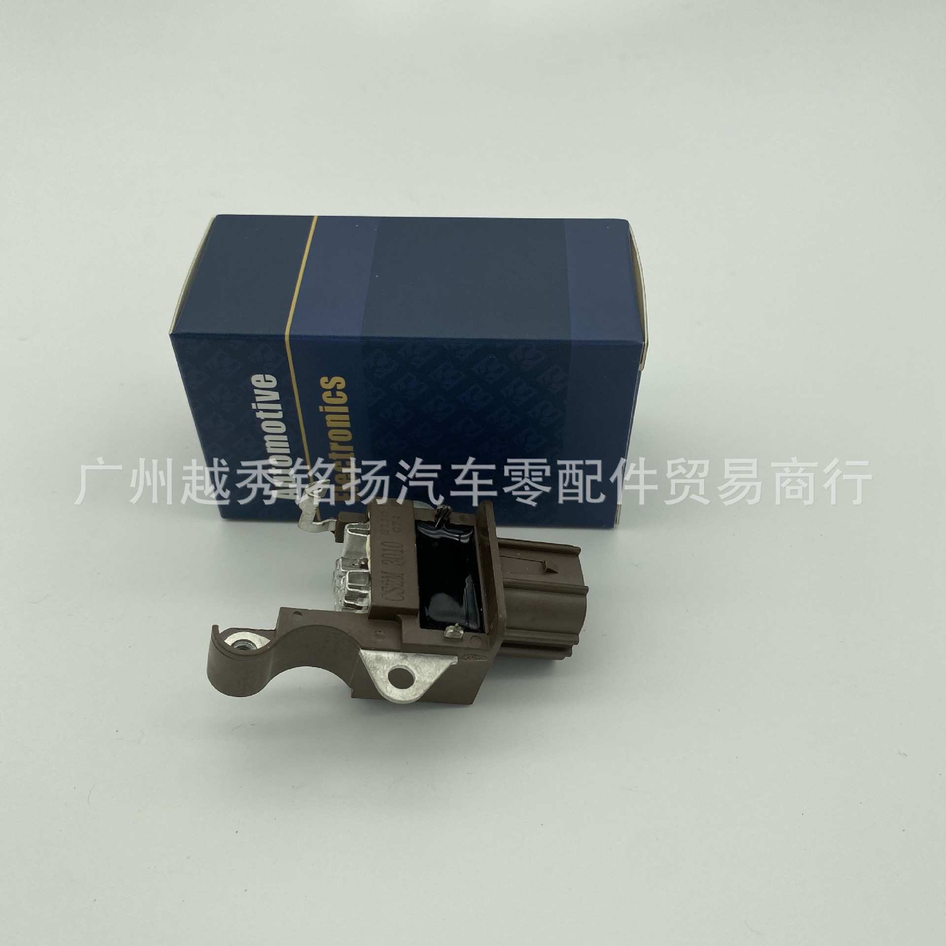 适用于丰田126600-3010卡罗拉1.6 1.8凯美瑞2.4汽车发电机调节器