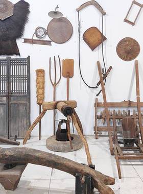 民俗老物件农耕文化8老旧农具tlzn%j#l轳斗笠蓑衣捣辘米机装饰70