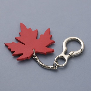 创意枫叶钥匙扣红色皮质挂件个性包包装饰汽车挂件饰品送朋友礼物