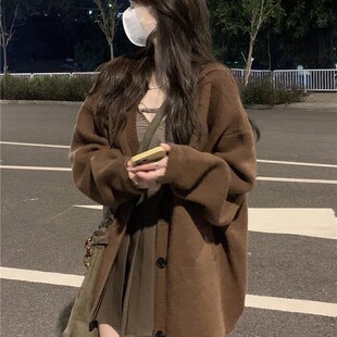 美拉德风穿搭棕色针织开衫慵懒风宽松毛衣外套百褶裙两件套装秋冬