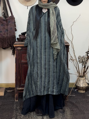 不在-色织亚麻v领做旧灰绿袍子