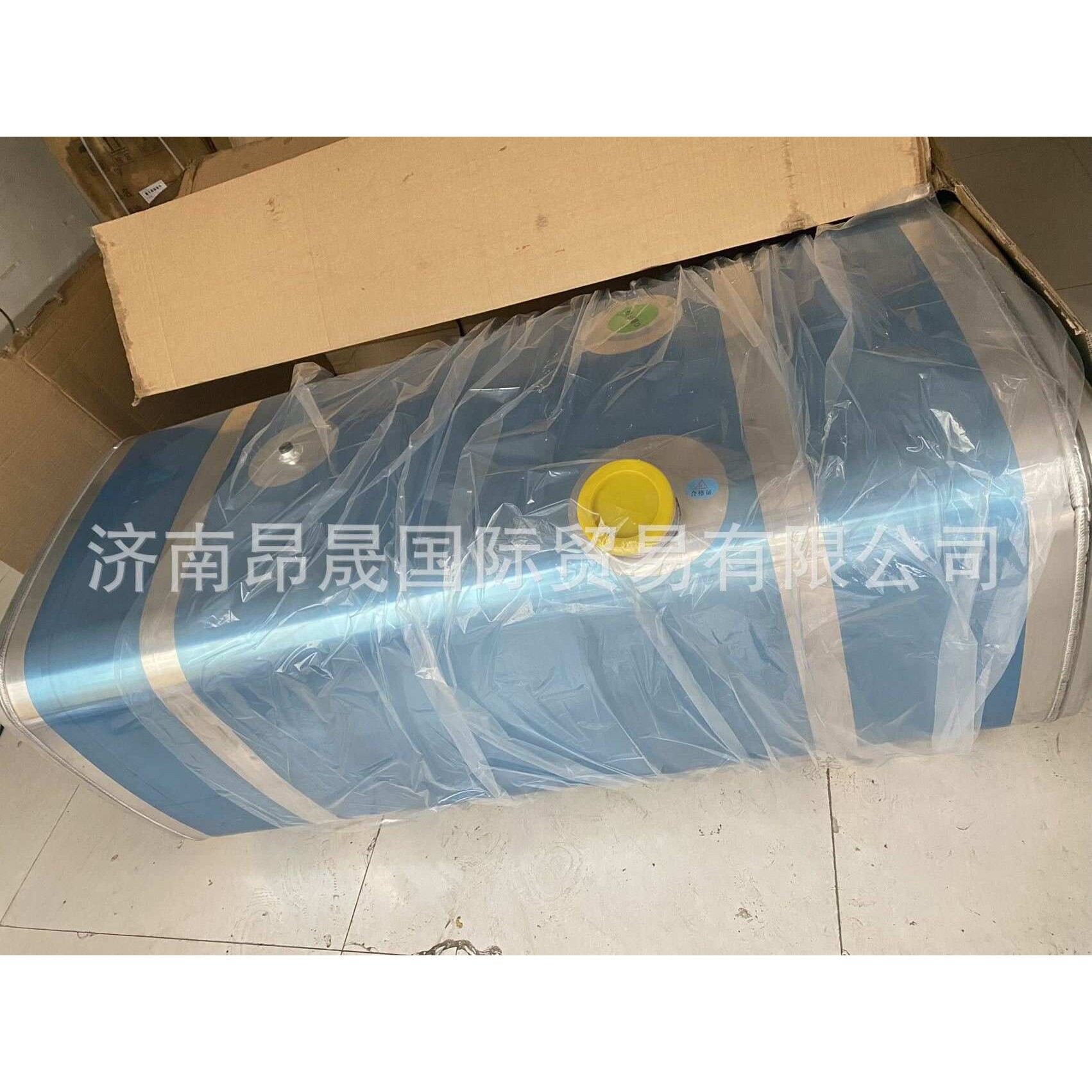 重汽HOWO T7 C7配件WG9925555696 600L铝合金油箱(675X620)右置