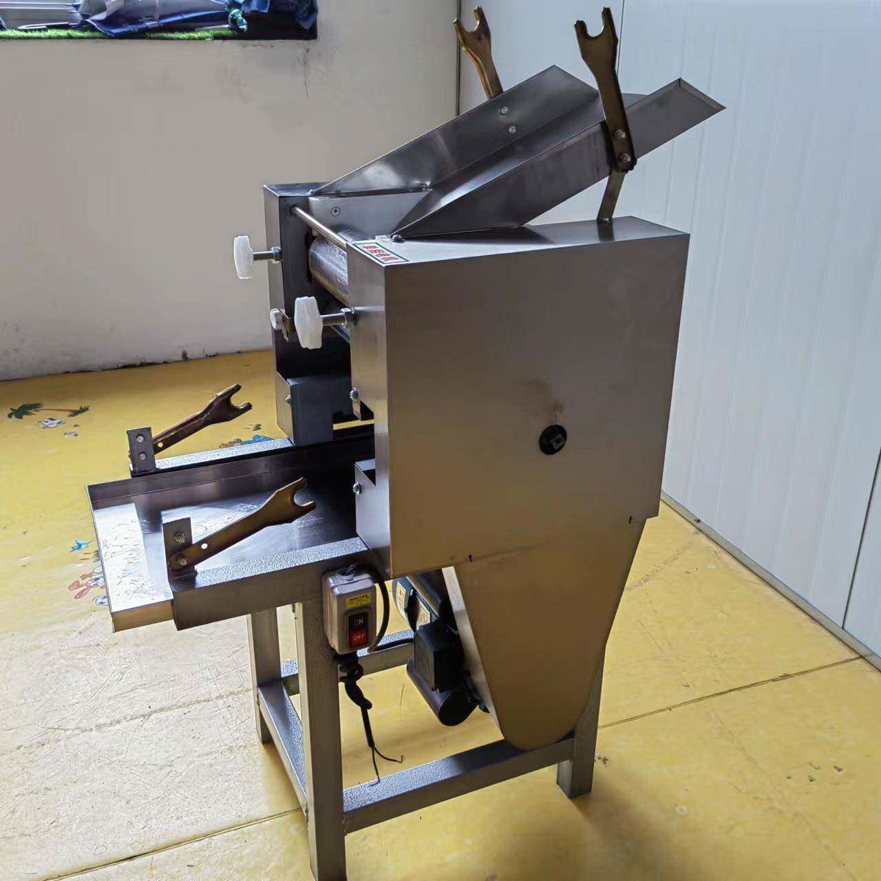 新款小型鲜面条机单组爬杆挂面机全自动叠皮爬杆面条流水线全套