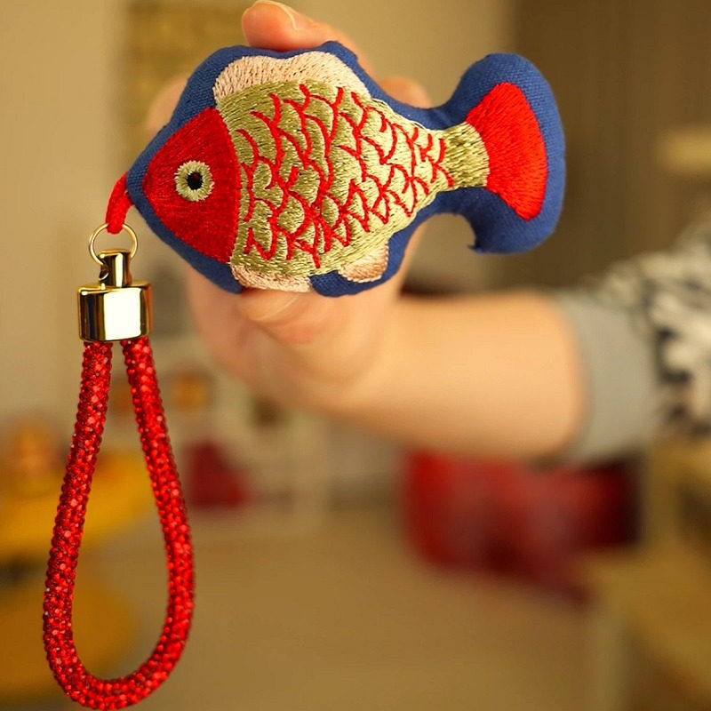 余额爆棚小鱼挂件2026新年精美鱼挂件书包挂件手机挂件车钥匙家居,节庆用品/礼品,挂饰/生肖挂饰,淘宝优惠券,粉丝福利购,淘宝优惠卷