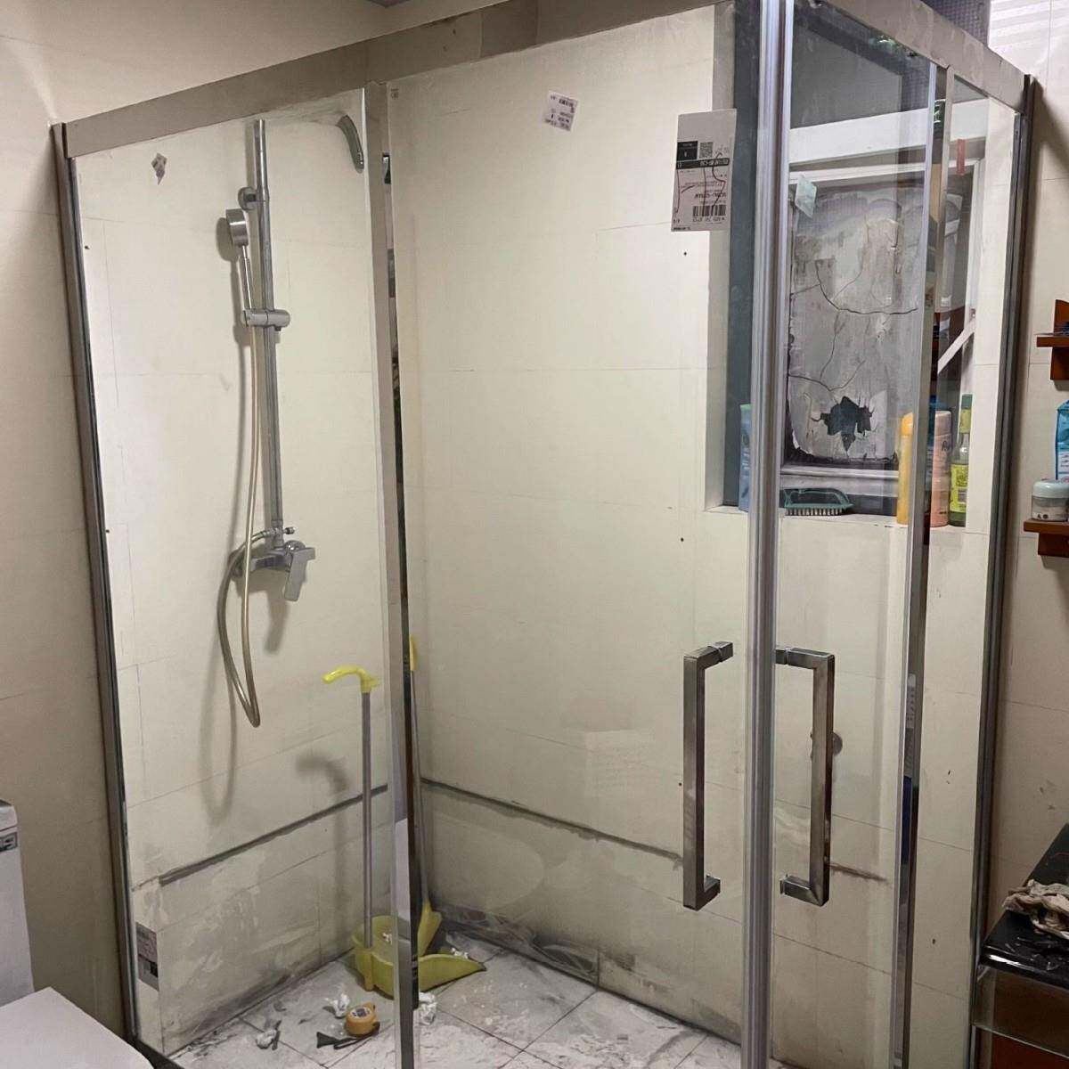 酒店宾馆批量工程黑简易淋形浴房扇玻璃COM门整澡体洗间框隔断屏