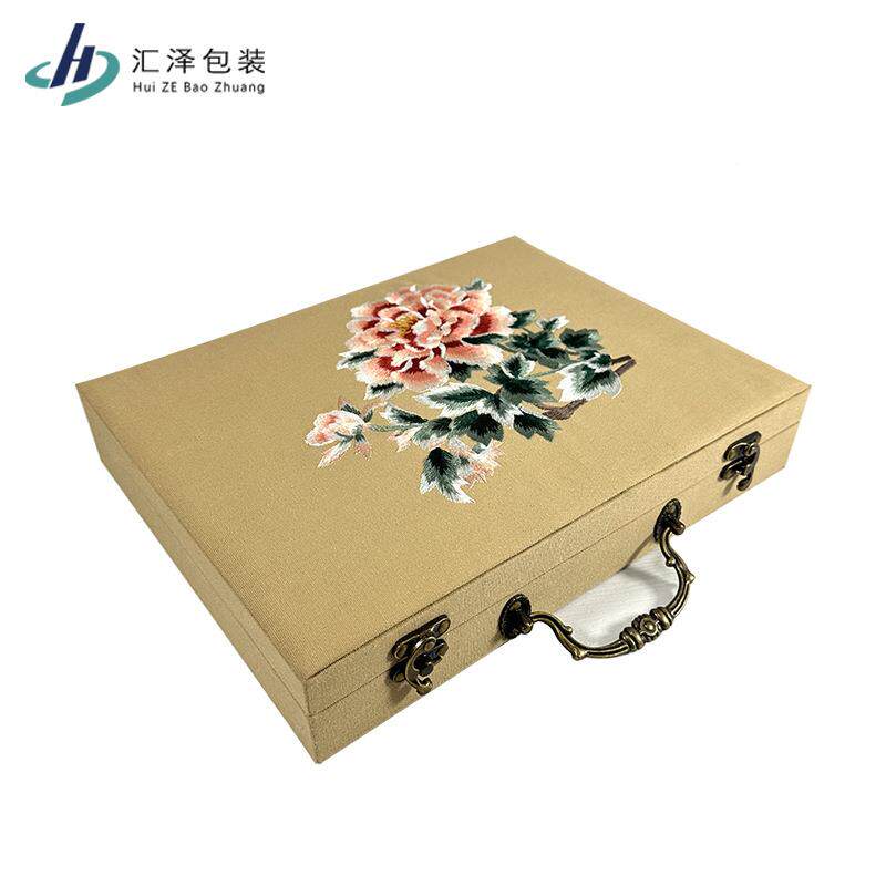 工现货OSE复古丝巾厂包装盒超纤绒刺绣肚兜品盒肩围巾礼披礼盒空