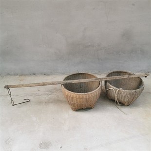 民俗老物件老竹筐扁担挑水挑子水桶扁担组合怀旧生产队老农具道具