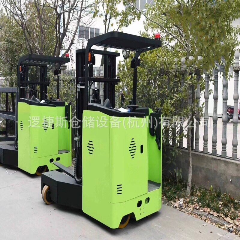 站驾式四向叉车 万向窄通道电动堆高车 升高车长物料搬运堆垛车